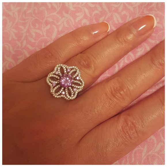 Swarovski Crystals The Delina Flower Ring - Picture 4 of 5